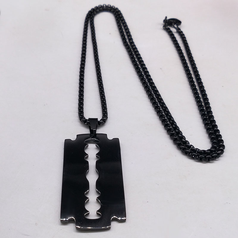 Gothic Blade Razor Pendant Nec - Men Accessories Aesthetic reseña y precio